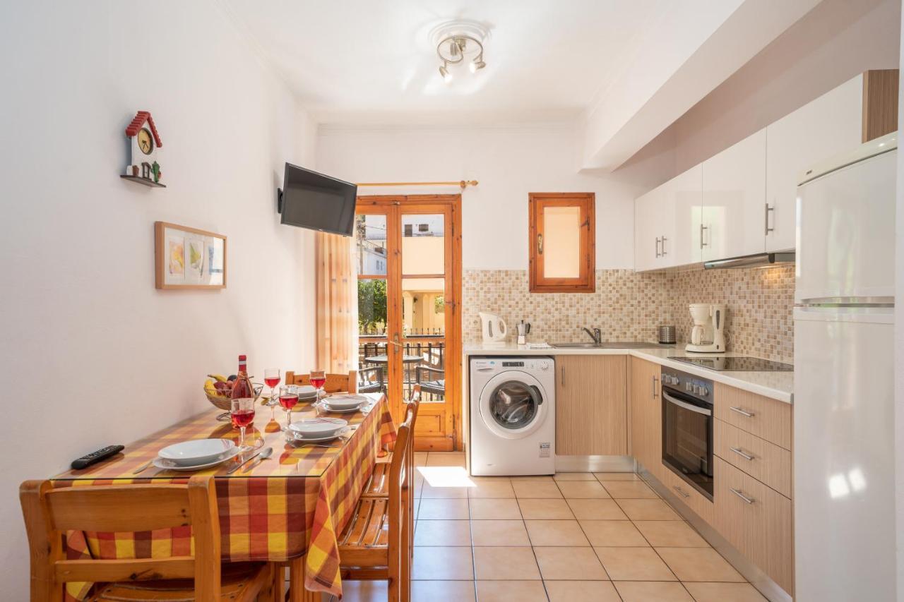 Alexatos Studios & Apartments Agia Efimia Exterior photo